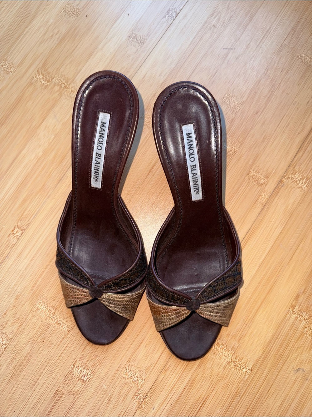 Vintage Manolo Blahnik Brown Knot Front Leather Slide Kitten Heels